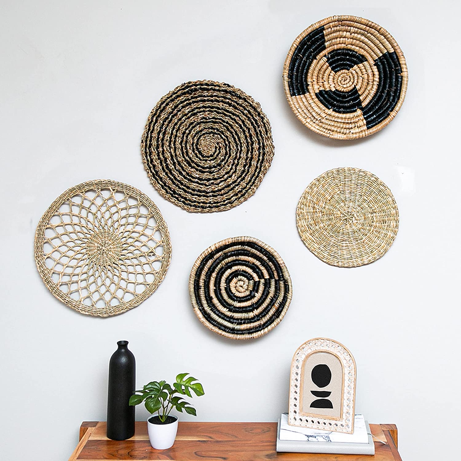 Crutello Hanging Woven Wicker Basket Set - Set of 5 Handwoven Seagrass Flat Baskets Boho Wall Decor - Rustic Circular Weave